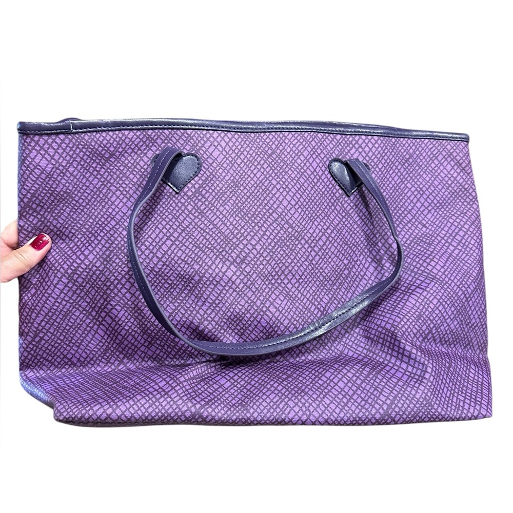 Vera Wang Princess Purple and Pink Shoulder Handbag Purse